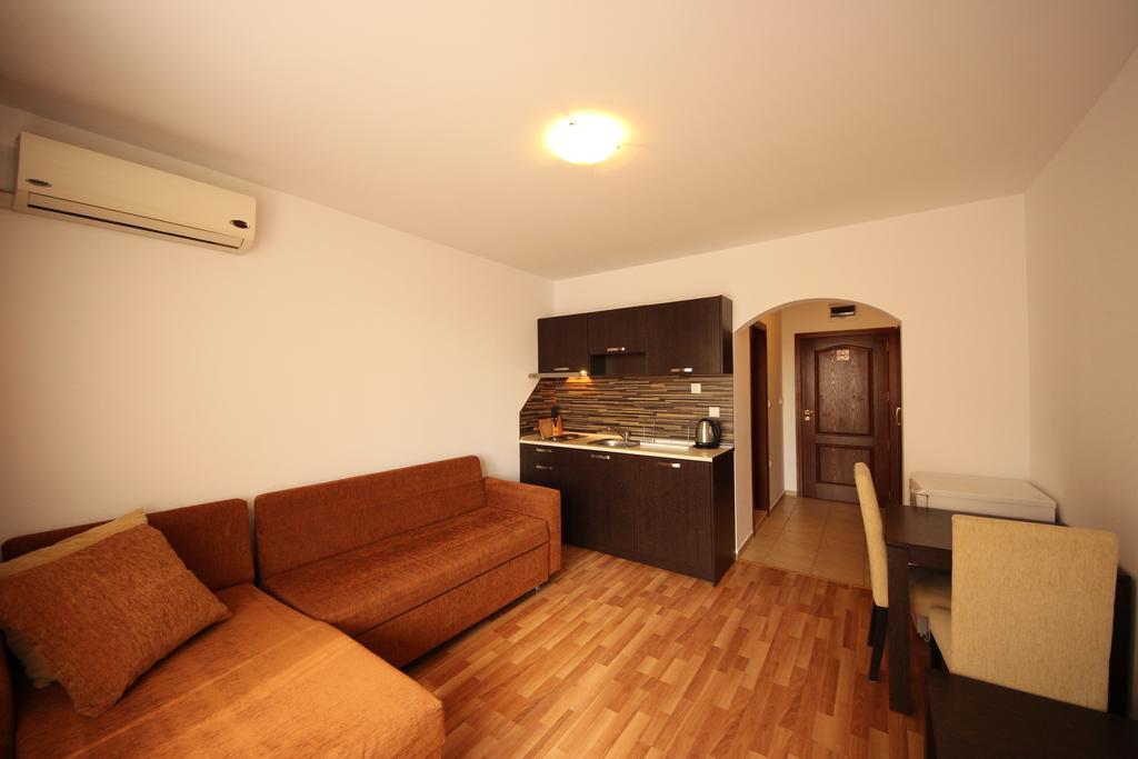 Menada Diamant Apartments Sunny Beach Room photo