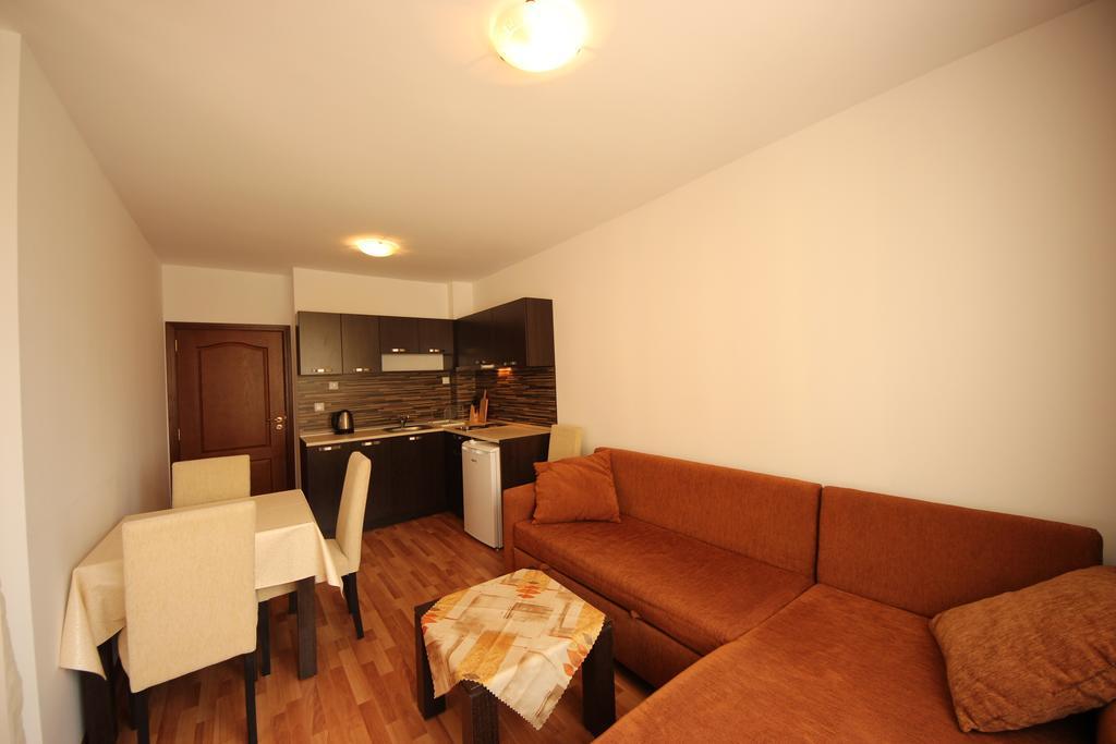 Menada Diamant Apartments Sunny Beach Room photo